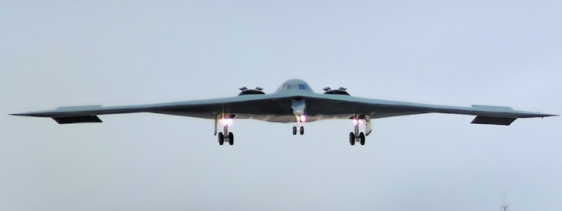 Б-2 возвращается на авиабазу Whiteman после бомбардировки целей в Ливии (20 марта 2011 года) Б-2 возвращается на авиабазу Whiteman после бомбардировки целей в Ливии (20 марта 2011 года)